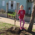 Se plantaron 20 frutales en la Ctda Hermanas Weimüller 4