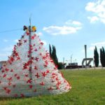 Acercá botellas al CIC para realizar adornos navideños