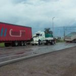 Chocaron dos camiones en Centeno 3