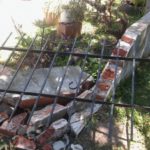 Un auto fuera de control destruyó el frente de una vivienda 3