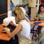 Manos poderosas elabora las cortinas del CIC