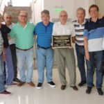 Entrega de placa para el nuevo edificio de La Bancaria