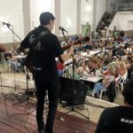 El Expreso presentó la nueva indumentaria con una convocante peña folklórica 4