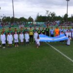 Alumnos de Escuela Laprida cantaron el Himno en la previa del Clásico